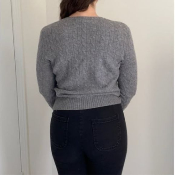 Ralph Lauren V-Neck Wool Cable Knit Sweater - Picture 3 of 12